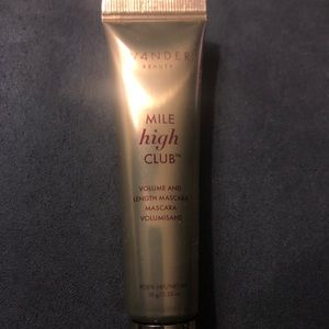 Wander Beauty mile high club jet black mascara.